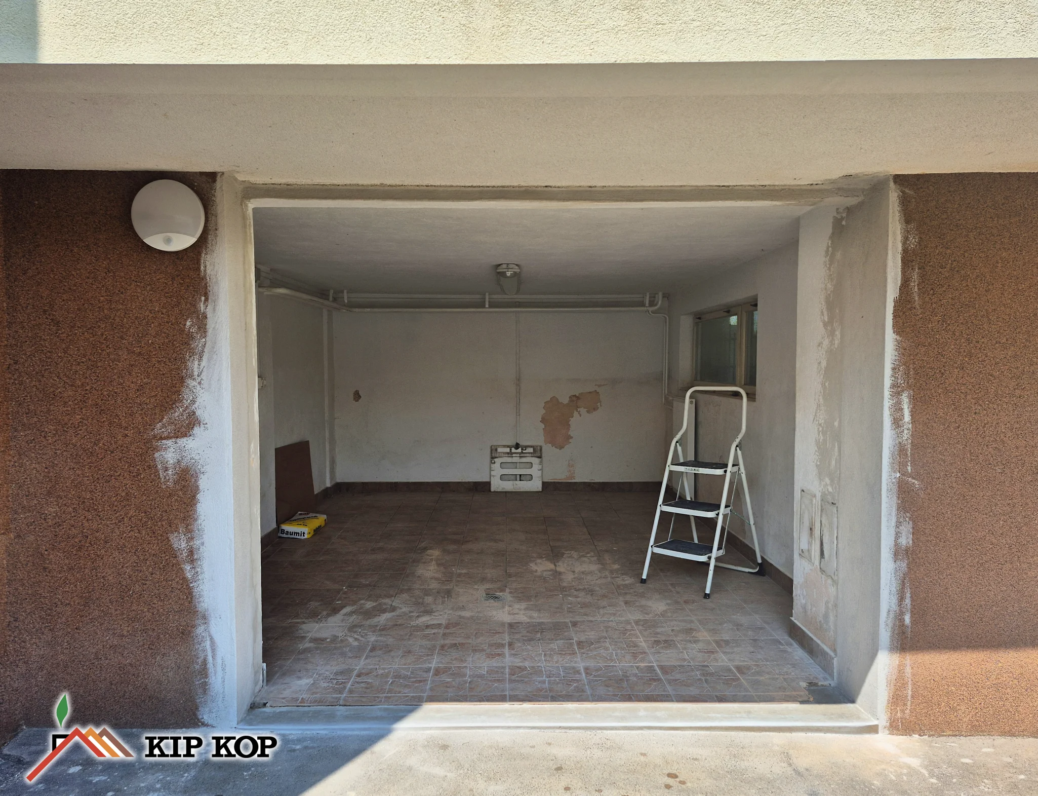 dvokrilna garažna vrata